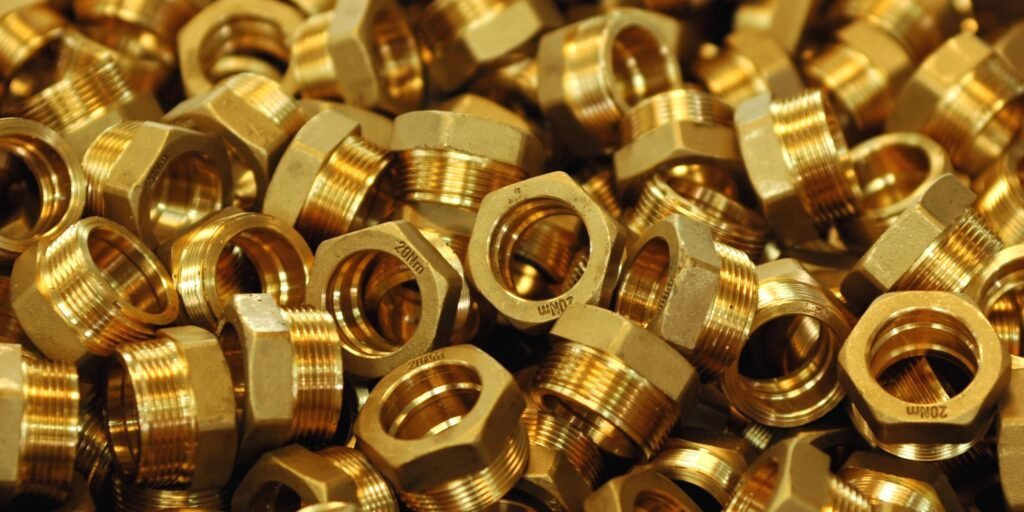 Piezas de latón reciclado listas para fundición – Toferla S.L. Madrid